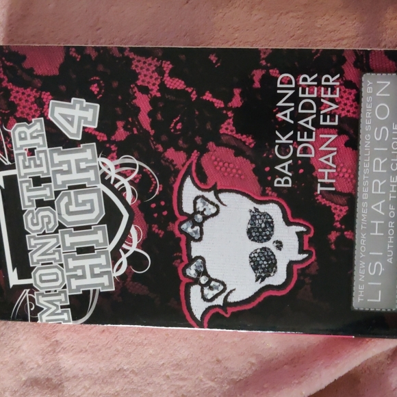 Monster high books, one journal - Picture 4 of 14